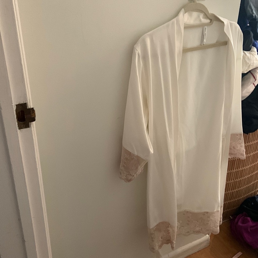 NWT Flora Nikrooz robe